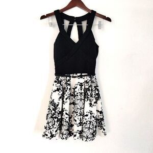 CRYSTAL DOLLS Burnout Juniors S Black Sleeveless Short Fit & Flare Evening Dress